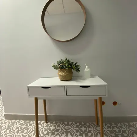 דירה Train Station Appartament חרז