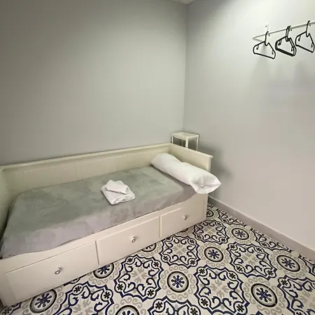 דירה Train Station Appartament