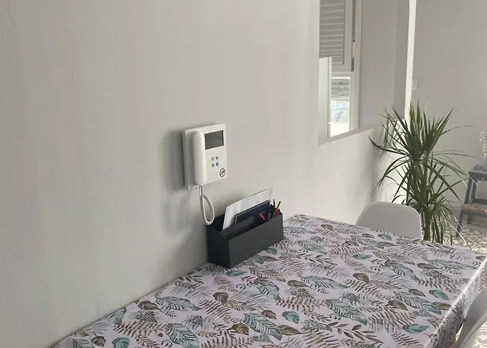 شقة Train Station Appartament *