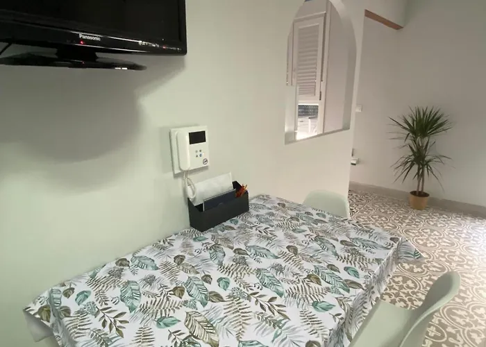 Train Station Appartament شقة *